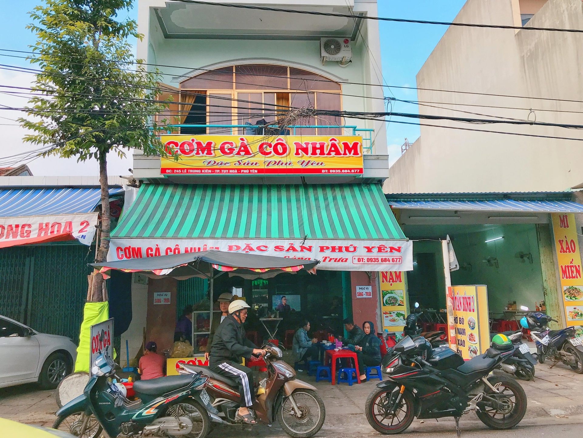 Quán cơm gà Cô Nhâm Phú Yên