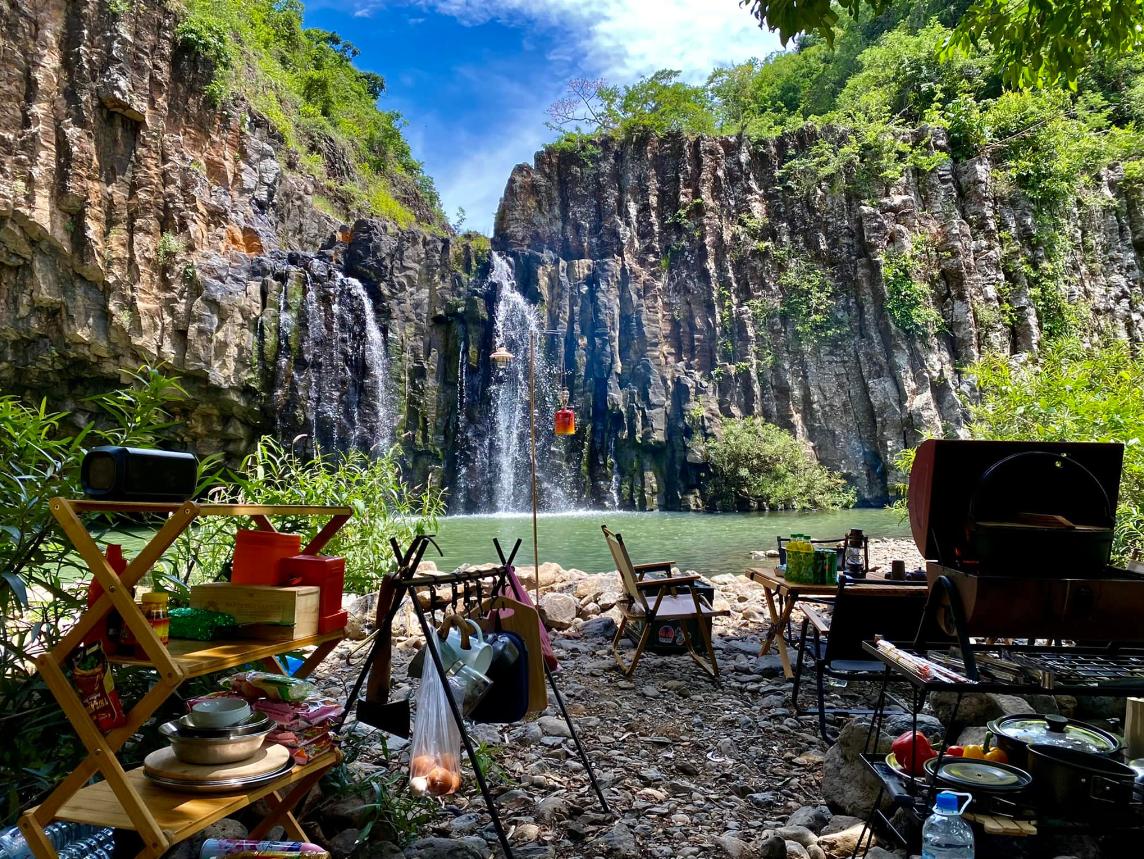 Camping tại thác Vực Hòm