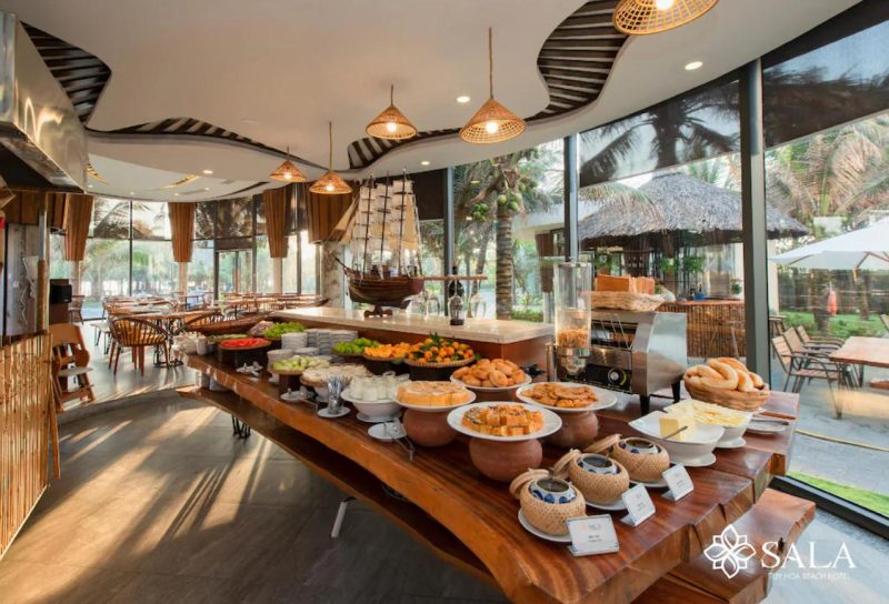 Quầy thức ăn buffet