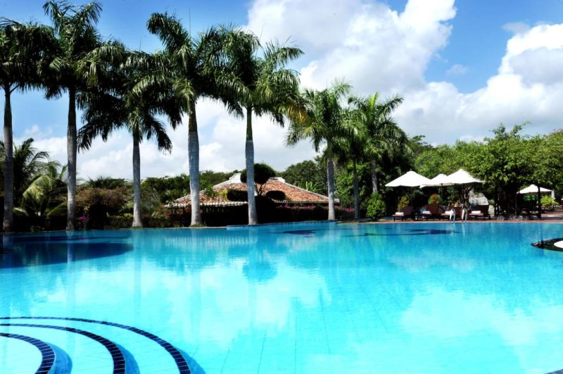 Sao Việt Resort có hệ thống bể bơi ngoài trời ấn tượng và sang trọng