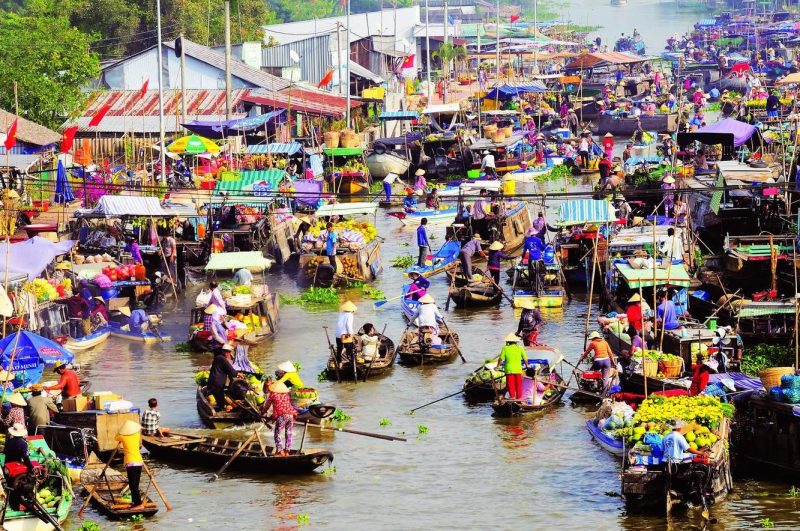 Chợ nổi Cái Bè