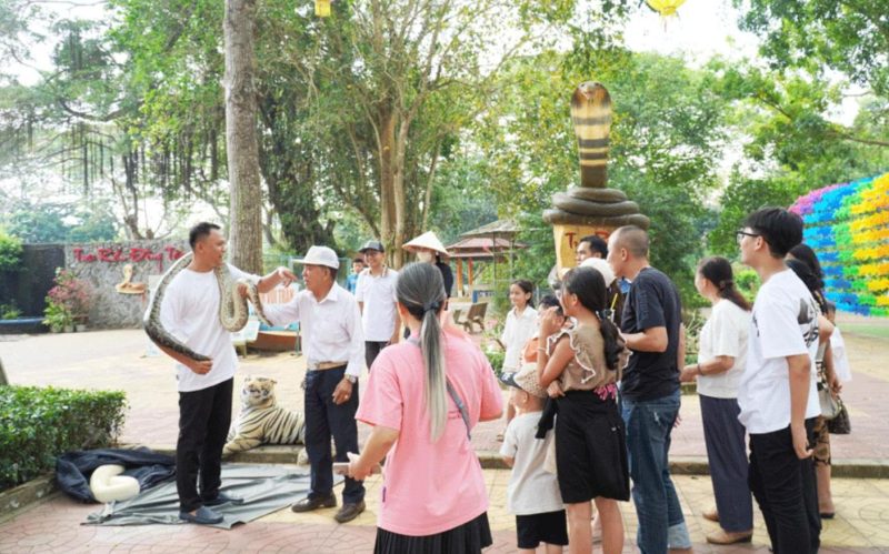 Trại rắn Đồng Tâm