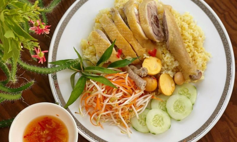 cách nấu cơm gà phú yên